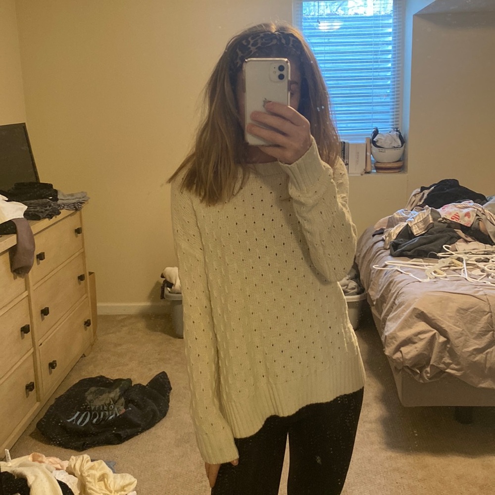 Gap sweater